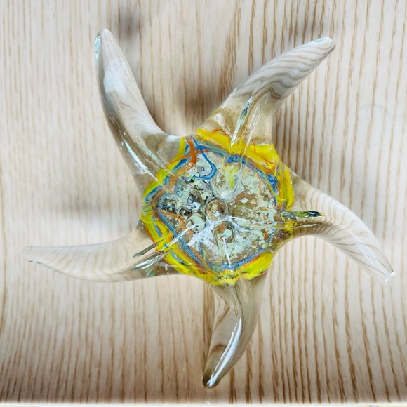 Starfish glass paperweight - Picture 2 of 7